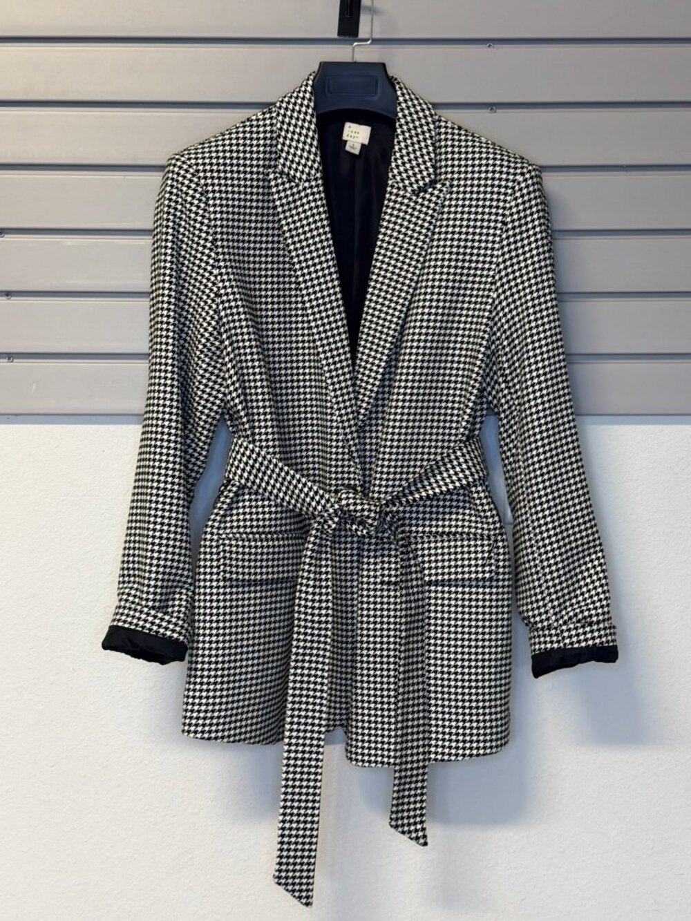 Women's Houndstooth Belted Blazer